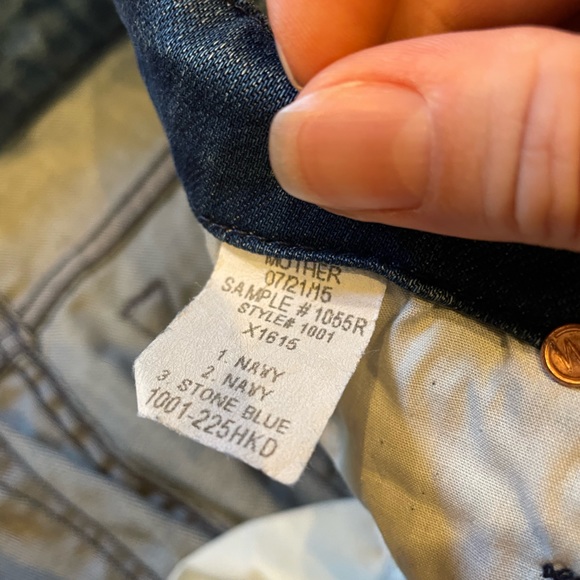 Mother Denim distressed knees sample size - Picture 9 of 9